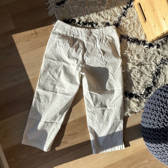 *Sag Harbor White Capri Pant - Picture 3 of 10
